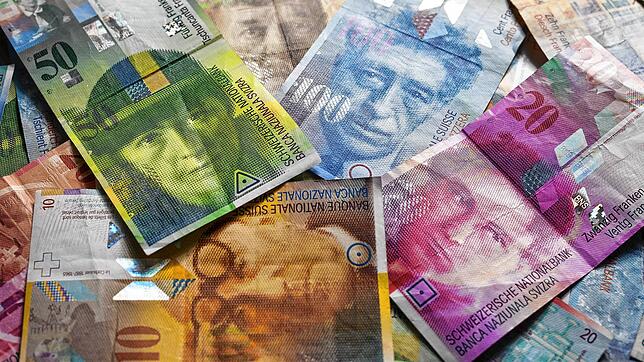 Dieses Symbolbild zeigt Schweizer Banknoten und eine deutlich höhere Summe, als die, um die es vor Gericht ging: 90 Franken nahm die ...