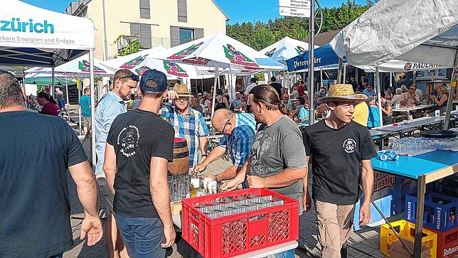 Bild 13: So schön wird beim Dorffest in Dangstetten gefeiert