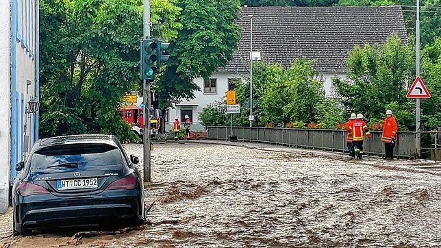 Land unter in Grimmelshofen. Leserreporter Hardy Maier aus Grimmelshofen schickt dem SÜDKURIER dieses Bild vom Hochwasser.