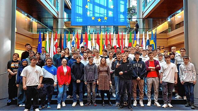 Ganz nah an den Themen der Europapolitik hat ein Besuch im Europaparlament drei Klassen der Klassenstufen 11 und 12 des Technischen ...
