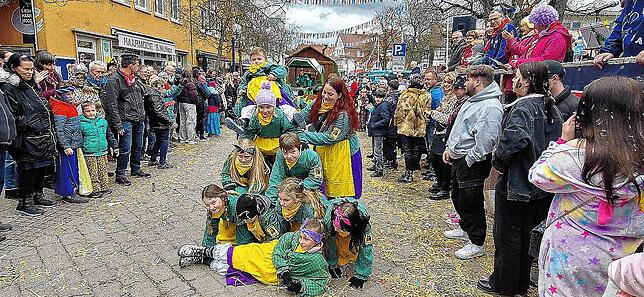 Bild 17: Der Montagsumzug in Bad Dürrheim setzt den gutgelaunten Punkt unter die diesjährige Fasnet &ndash; Teil 2