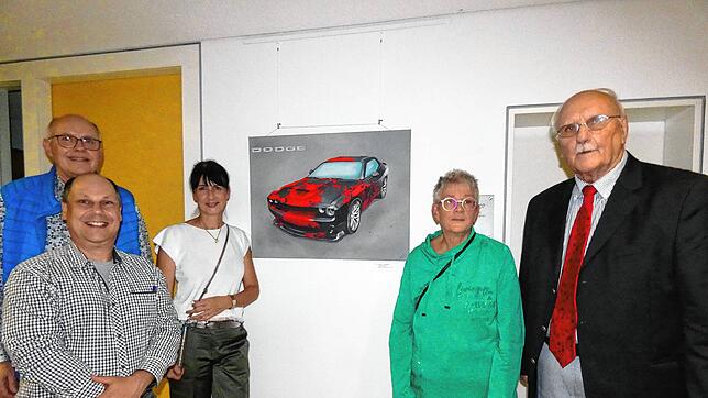 Freuen sich über viele Besucher bei Ausstellungseröffnung (von links): Laudator Norbert Rüde, Ralf Kuhlmey, bei ihm laufen die Fäden ...