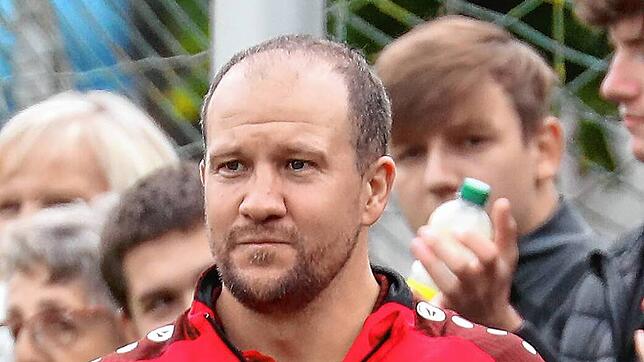 Trainer Steffen Keller und der FC Bodman-Ludwigshafen müssen eine 1:2-Heimneiderlage gegen die Spfr. Owingen-Billafingen hinnehmen