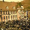 Die 1. Mai-Kundgebung 1938. Das Foto schoss Max Marksteiner aus einem Fenster der Talschule 2.