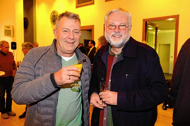 Langjährige Kollegen von Andreas Gerber sind Sportredakteur Gerd Welte (links) und der freie Journalist Peter Schütz.