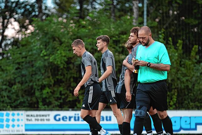 Bild 14: FC Hochrhein gewinnt mit 5:2 beim SV Eschbach und zieht in die zweite Runde ein – wir haben Fotos!