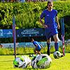 Zurück auf dem Platz: Der FC 03 Radolfzell (vorne Robin Niedhardt) hat den Trainingsbetrieb wieder aufgenommen &ndash; unter strengen ...