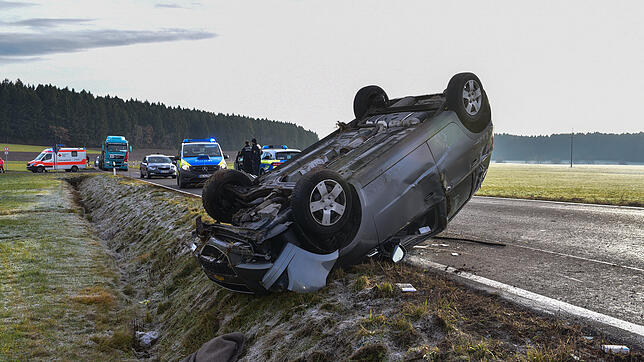 Im November 2017 mussten Rettungskräfte zu diesem Unfall auf der Kreisstraße zwischen Rietheim und Pfaffenweiler ausrücken.