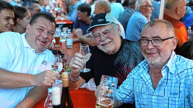Bild 13: Dingelsdorf feiert wieder! Auf dem Dorfplatz findet das Herbstfest statt