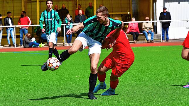 Big Point: Tim Heininger, der das wichtige 2:0 beim 3:0-Sieg gegen den FC Tiengen 08 erzielte, setzte sich mit dem FC Zell an der Spitze ...
