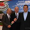 Unser Archivbild zeigt die Stabübergabe im Blumberger Schwarzwaldhof: Der scheidende Geschäftsführer Karl-Heinz Blum (von links) ...