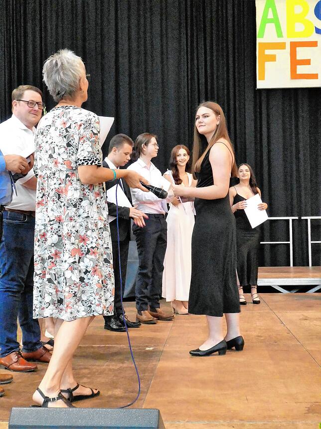 Bild 3: Bilder von der Zeugnisübergabe am Schulverbund Nellenburg Stockach &ndash; Teil 2