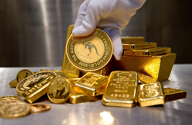 1500 Dollar: So viel kostet eine Unze Gold derzeit. Das ist ein Plus von 22 Prozent im Vergleich zum letzten Jahr. Deshalb spielen immer ...