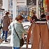 Gemütlich durch die Donaueschinger Innenstadt bummeln und in den Geschäften stöbern: Das ist wegen steigender Inzidenz im ...