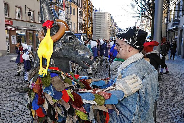 Bild 13: Glonkis, Butzesel und Hexen: Die Fasnet ruft