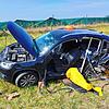 Der VW einer 31-Jährigen war nach einem Auffahrunfall so verformt, dass die Feuerwehr Engen eine verletzte Person mittels schwerem Gerät ...
