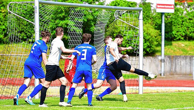 Bild 23: SG FC Wehr-Brennet besiegt den TuS Efringen-Kirchen mit 3:1 &ndash; und wir haben Bilder!