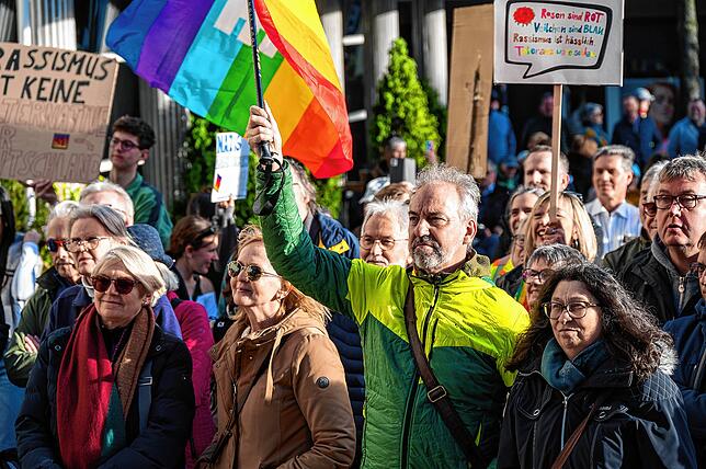 Bild 1: Bilder von der Kundgebung für Demokratie und Toleranz in Friedrichshafen