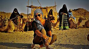 Jessica Rilli verbringt fünf Jahre in einer Kleinstadt Ägypten. Während ihres Aufenthalts bricht die Corona-Pandemie aus.