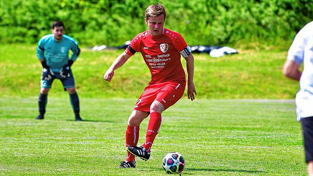 Allrounder: Weil alle Torhüter beim FC Schlüchttal in der Partie beim FC Hauingen nicht zur Verfügung standen, stellte sich Kapitän Pius ...