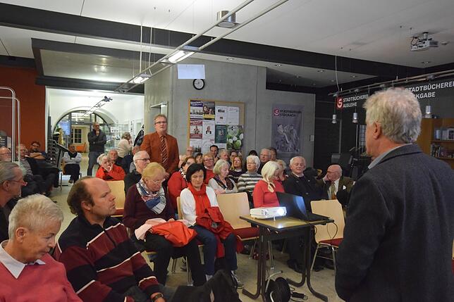 Rund 50 Interessierte waren beim Vortrag von Thomas Warndorf zum Narrengericht in der NS- sowie Nachkriegszeit. Darunter waren auch ...