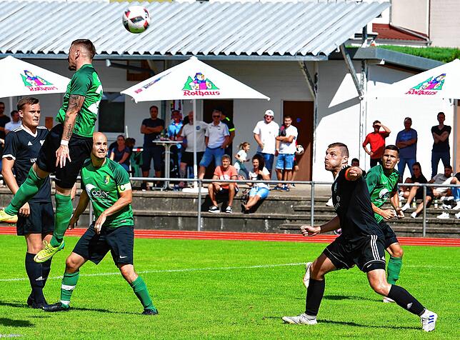 Bild 6: Aufsteiger SG FC Wehr-Brennet unterliegt unglücklich mit 2:3 gegen den SV Herten &ndash; und wir haben Bilder vom Spiel!