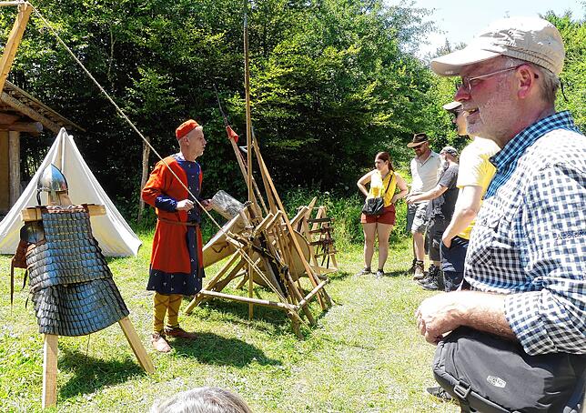 Bild 14: Zeitreise auf dem Campus Galli: Living-History-Gruppen zeigen Leben im Mittelalter