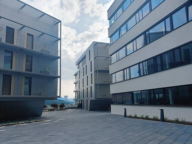 Der Campus der Fachhochschule des Mittelstands befindet sich in Waldshut an der Bismarckstraße zwischen Sparkasse und ...