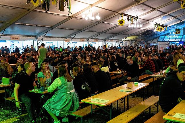 Bild 15: Kreiserntedankfest Brigachtal: Partyabend mit den Jungen Fidelen und Ob8Blech