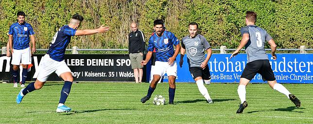 Bild 23: VfB Waldshut feiert schmeichelhaften 3:2-Sieg gegen Bosporus FC Friedlingen &ndash; und wir haben die Bilder!