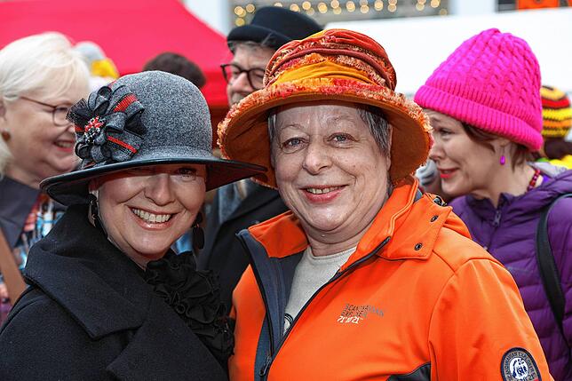 Bild 34: Närrisches Treiben beim Narrenmarkt 2024 in Konstanz
