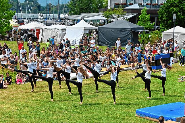 Bild 19: Bilder vom Hafenfest-Sonntag mit einer großen Turn-Show (2)