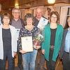 Ehrungen und Wahlen beim Skiclub Urach. Von links: Bürgermeister Robert Strumberger, Claudia Kienzler (25 Jahre Mitglied), Joseph ...