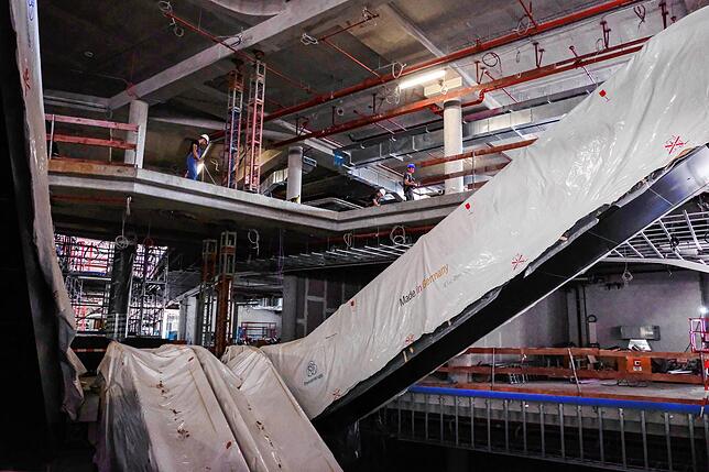 Vier von acht Fahrtreppen sind schon eingebaut, aber noch nicht in Betrieb.