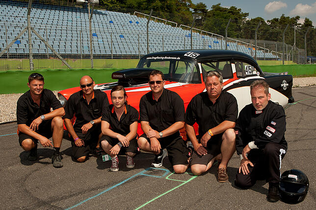 Das Team Drag Racing Bodensee (von links): Michael Utz, Armin Labor, Mark Kreiter, Thorsten Mohr, Stephan Probst, Teamchef und Fahrer ...