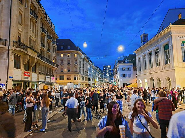 Bild 16: Basel lässt es krachen! Die schönsten Bilder des Feuerwerks am Rhein