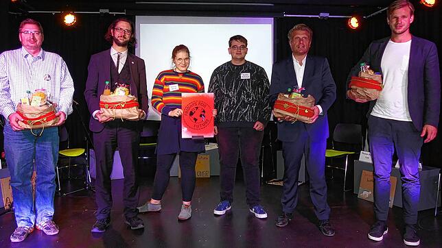 Die Diskussionsrunde auf der Bühne des Kleinkunsttheaters K3 in Winterlingen (von links): Stefan Link (FDP), Johannes Kretschmann ...