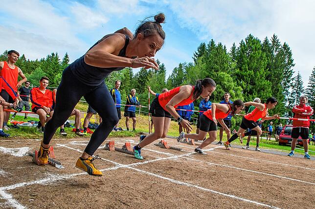 Sport, Spaß und Unterhaltung: Das Programm fürs 69. Bergturnfest – hier Lokalmatadorin Monja Stich im Vorjahr beim Sprintstart – wurde ...