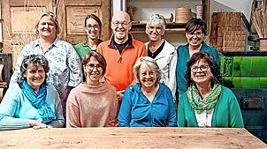 Der Vorstand des Fördervereins Schwarzwälder Strohmanufactur (vorne von links): Barbara Kienzler, Kathrin Kimmig, Sabine Holger, Ingrid ...