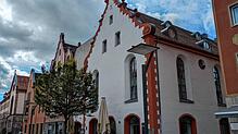 Dunkle Wolken über dem Kapuzinerhof, ein Sinnbild für die Situation dort in diesen Tagen. Die Zukunft des Lokals ist vollkommen ...