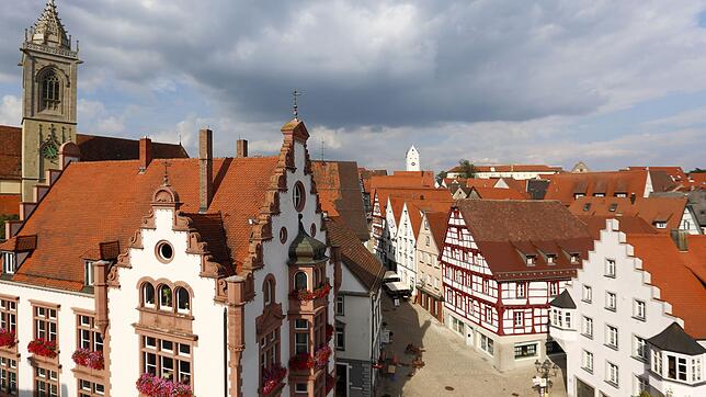 Die Innenstadt von Pfullendorf mit seinen vielen Fachwerkhäusern soll belebt werden. Die Stadt hat deshalb mit Kooperationspartnern den ...