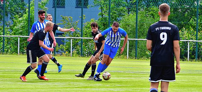 Bild 10: Spvgg. Wehr setzt sich bei der Qualifikation zum Rothaus-Bezirkspokal mit 2:0 gegen den FV Fahrnau durch &ndash; und wir haben Bilder!