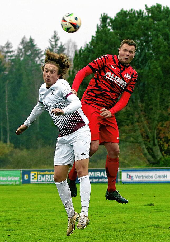 Bild 38: Acht Tore im Duell zwischen FV Walbertsweiler und SV Deggenhausertal. Wir haben die besten Bilder!