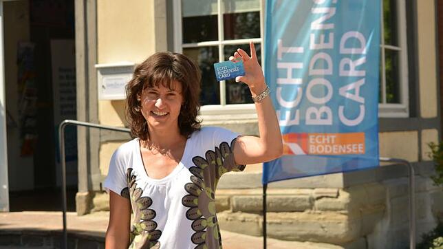 Silvia Fritz, Leiterin der Touristinformation in Siplingen, ist von der Echt-Bodensee-Card überzeugt. Bild: Michael Schnurr