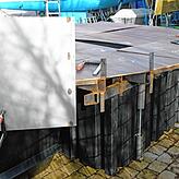 So sind die Inseln aufgebaut: Schwimmkorper, Plattform und Edelstahlumrandung, hergestellt von Technus.
