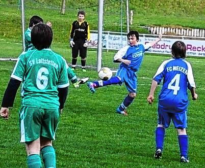 Könner am Ball: Als Jugendspieler war Sylvio Kech beim FC Weizen in allen Altersklassen aktiv. Als 18-Jähriger wurde er dann Trainer der ...