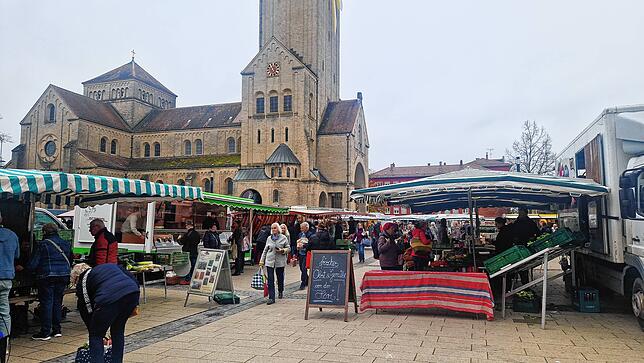 Am Samstag ist auf dem Wochenmarkt in Singen jede Menge los. Er ist ein beliebter Treffpunkt.