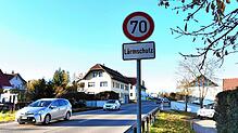 Insbesondere im Bereich der Wohnbebauung ist in Mönchweiler die Lärmbelastung durch die Bundesstraße 33 erheblich. Nun wird die ...