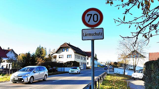 Insbesondere im Bereich der Wohnbebauung ist in Mönchweiler die Lärmbelastung durch die Bundesstraße 33 erheblich. Nun wird die ...