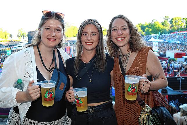 Bild 20: Festivalsommer startet – Fans feiern ausgelassen beim Campus-Festival